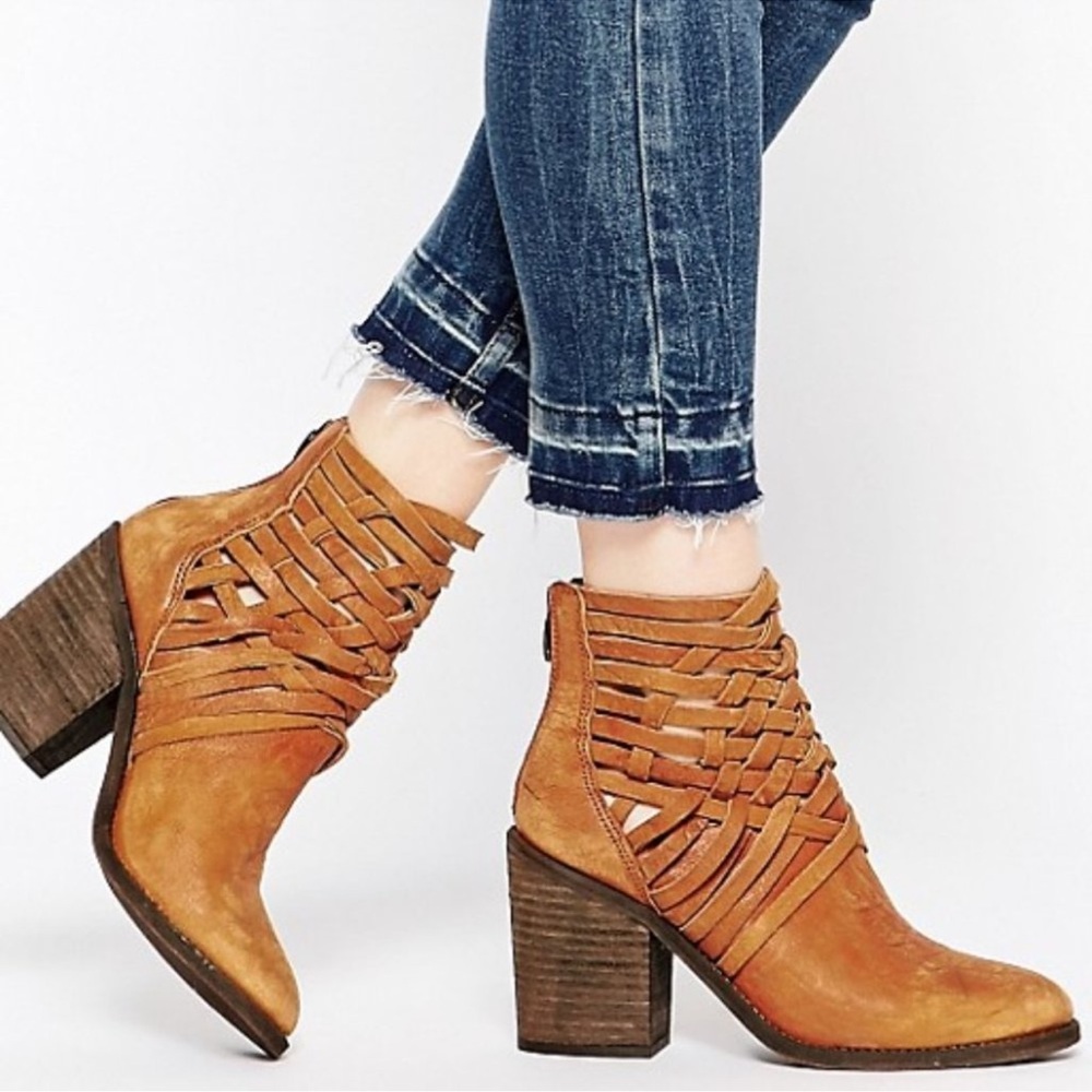 Free‎ People Brown Suede Carrera Ankle Boots Sz 38/7 US